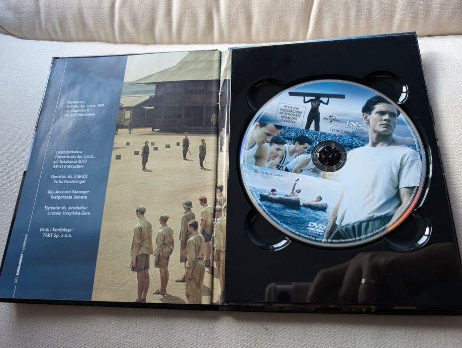 Niezłomny książka z filmem DVD