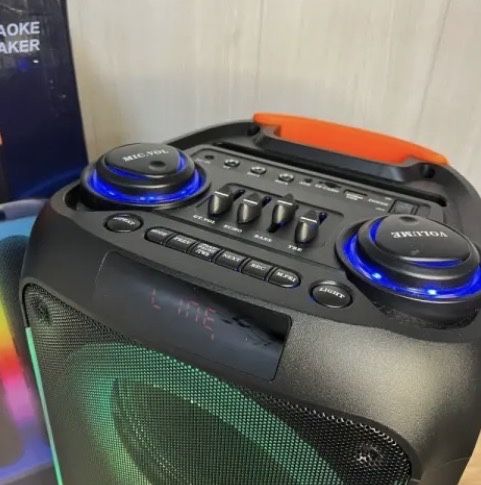 колонка портативная fm радіо колонка блютуз з мікрофоном