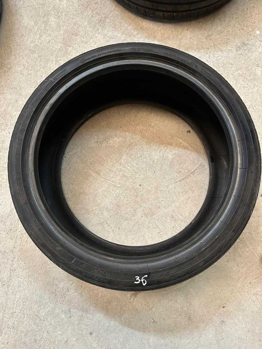 36 - Pneu falken 225/40 r19