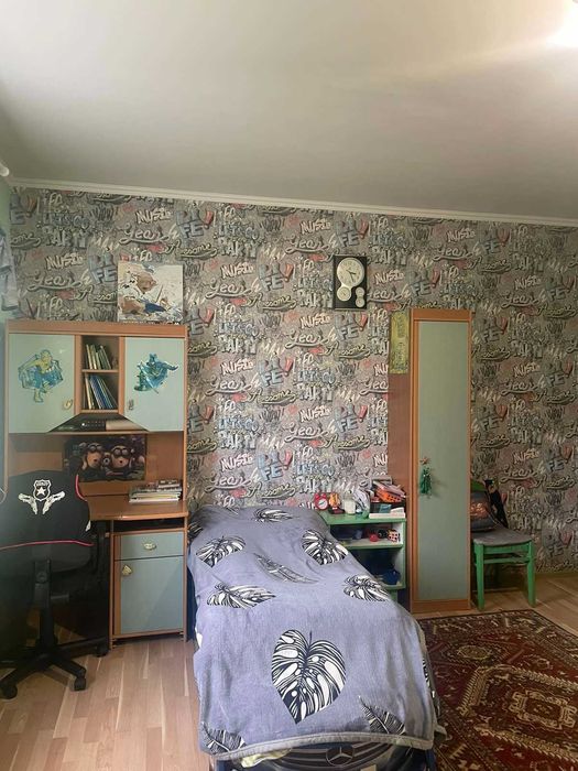 Житловий будинок та земельна ділянка 10 сот., м. Жовква