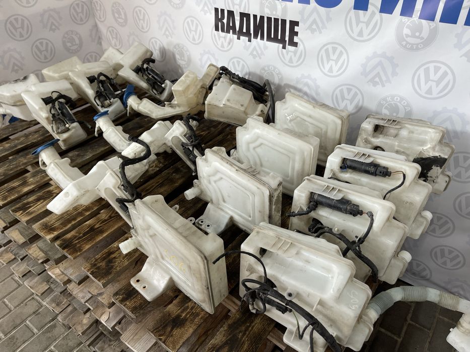Бачок омивача, омыватель Golf Touran Passat B6 Jetta Skoda Octavia A5