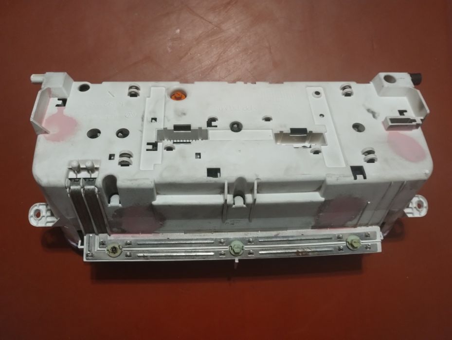 Volkswagen Т4 Приборная панель щиток 1.9/2.4 7D0919850L