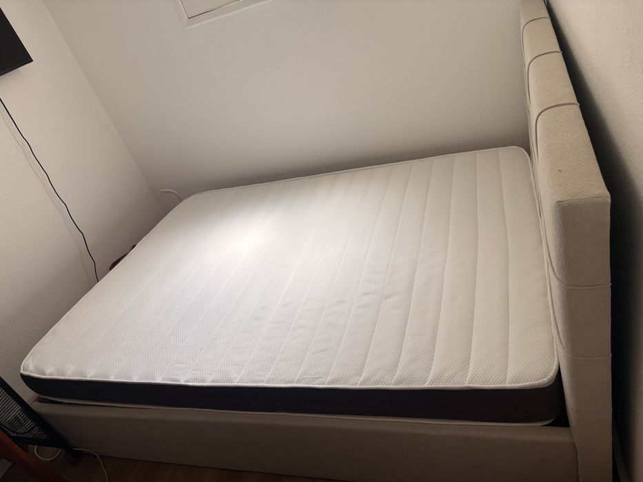 Cama baú com colchão: 250€