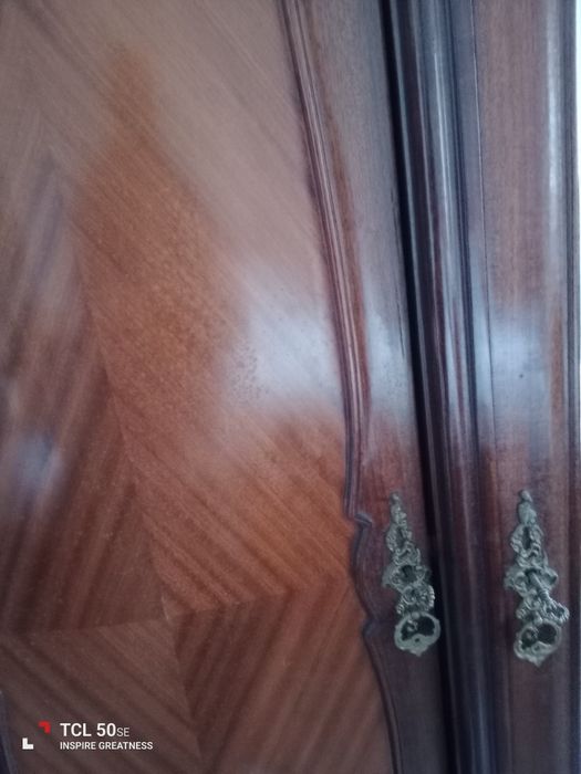 Guarda fatos muito antigo ( centenário) em ótimo estado.