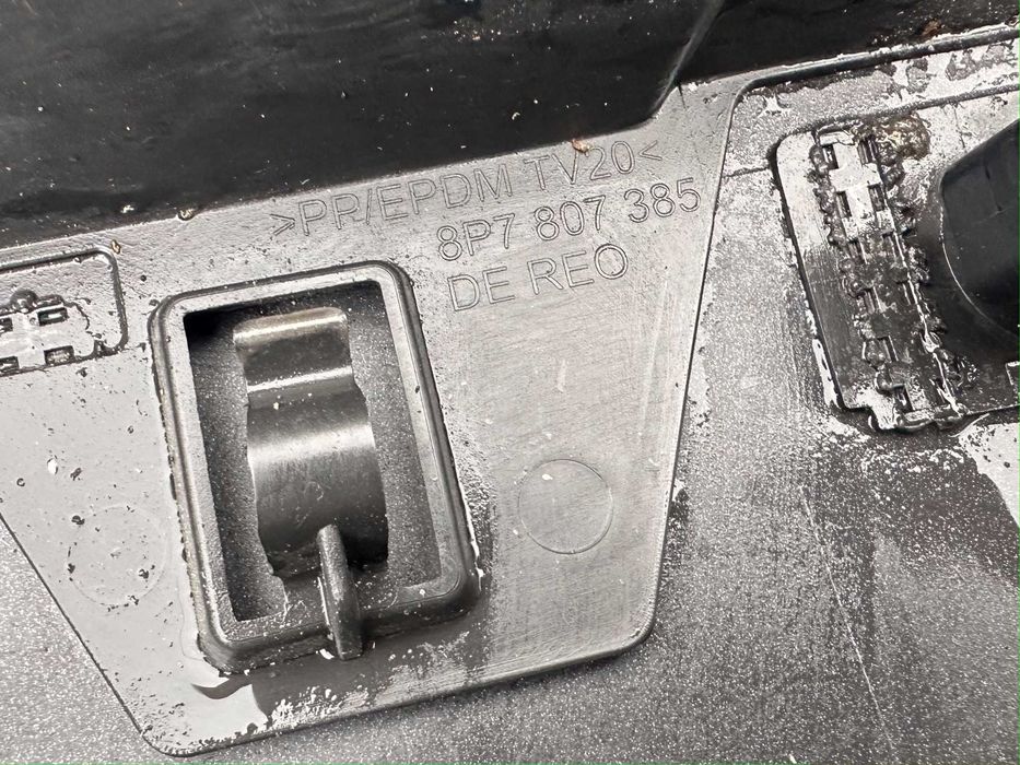 Tylny zderzak Audi A3 8P Sportback 5d LIFT – oryginał, komplet, PDC