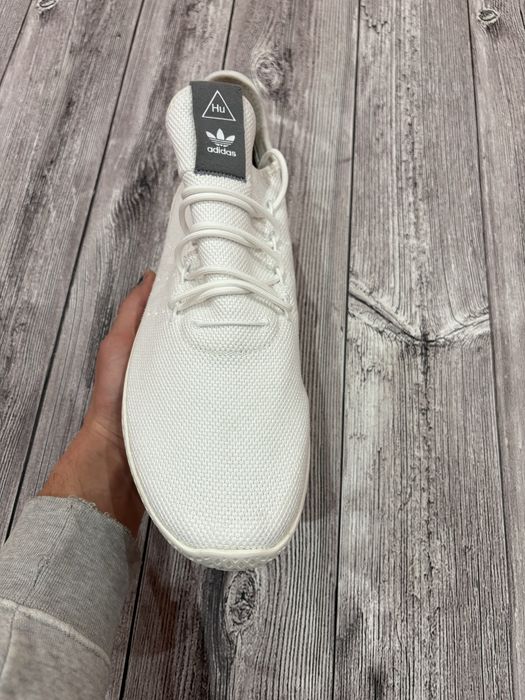 Кросівки adidas Hu