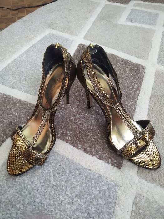 Літні відкриті босоніжки