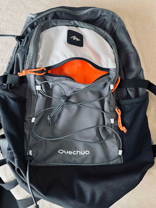 Mochila Quechua 22 Lt