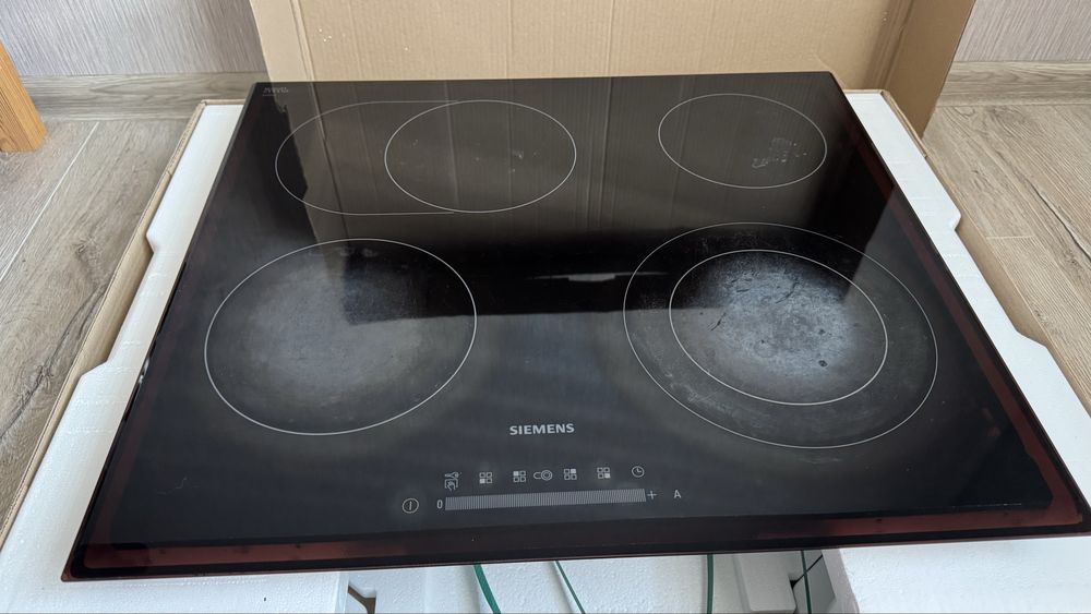 Варильна поверхня Siemens