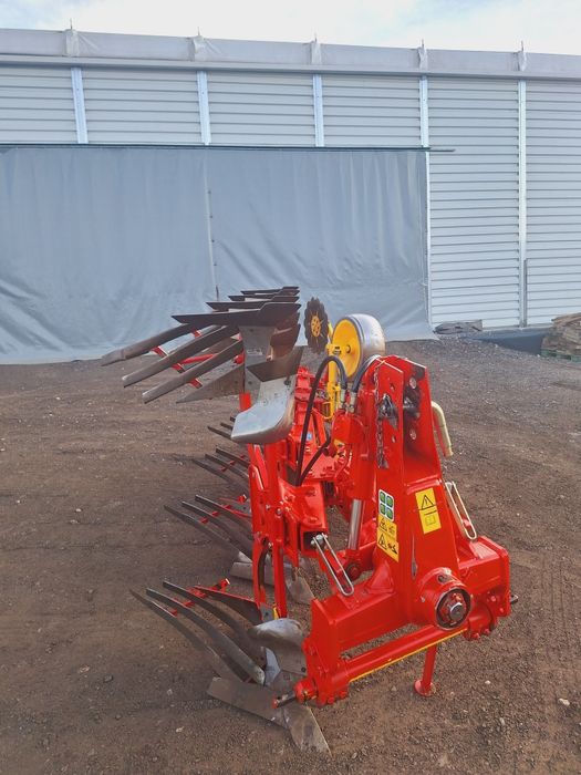Pług 4 skibowy obrotowy  Pottinger servo 25 ażurowy  Lekki  rama 3+1 lemken kverneland kuhn
