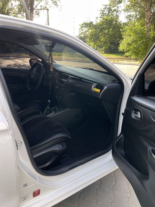 Peugeot 301 1.2л. 2019 года