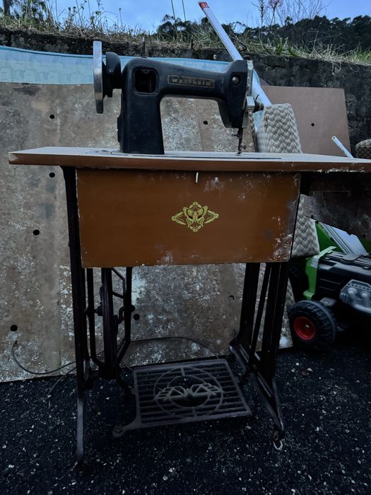 Máquina de costura para restauro