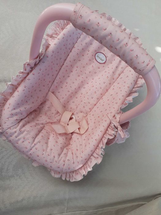 Cadeirinha de bonecas
