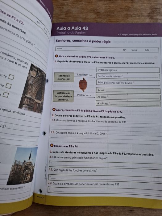 Caderno do Aluno - Viva a História!  7° Ano
Apesar de usado nunca foi escrito