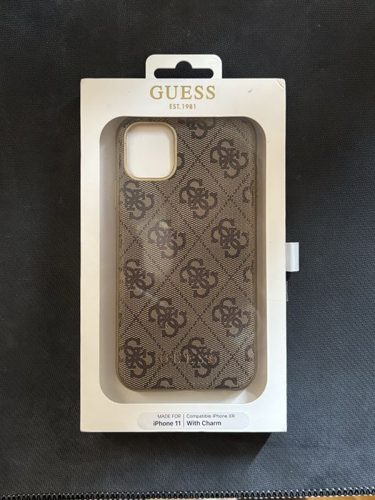 Etui GUESS 4G Charms Collection do Apple iPhone 11 Brązowy