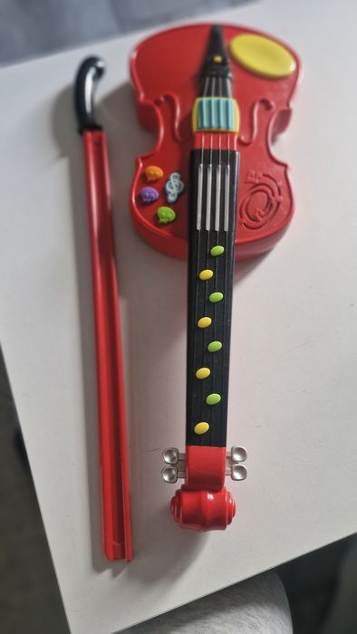 Skrzypce z dźwiękami