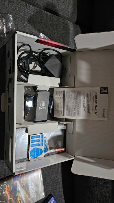 Nintendo Switch Cinza c/ Mala Viagem Delux