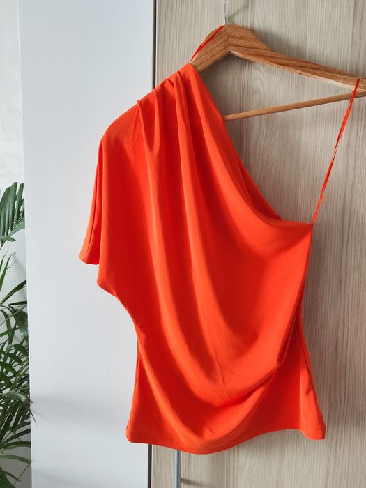 Pomarańczowy asymetryczny top na jedno ramię Zara S 36