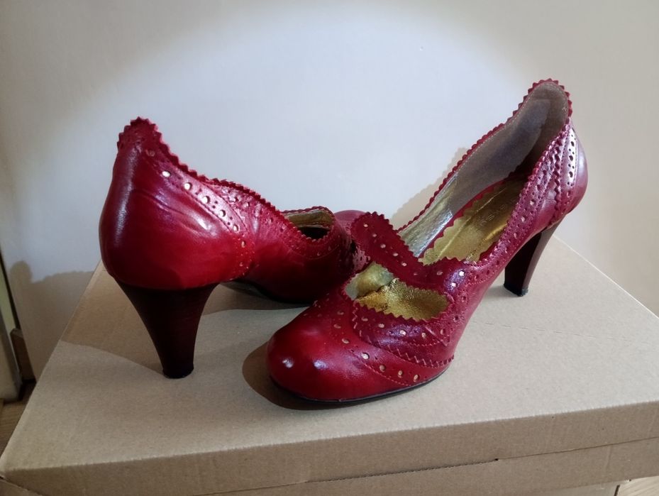 Czółenka marki Oleksy