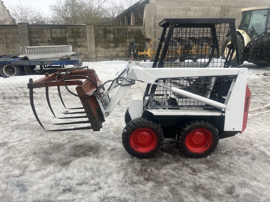 Miniładowarka bobcat 300