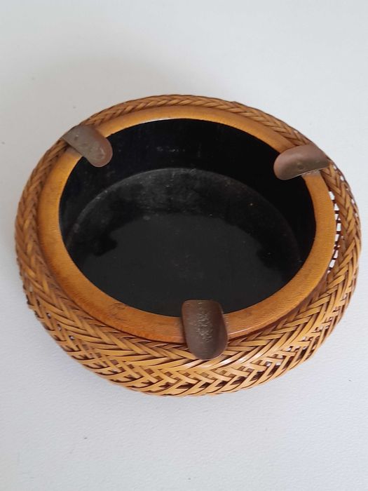 Cinzeiro emPalhinha ( Muito antigo )