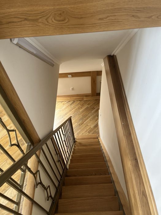 Здам в оренду комерційне приміщення по вул. Банковій в центрі міста.