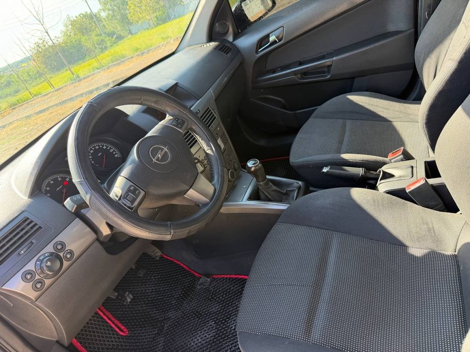 Opel astra h 2006 рік 1.6 бензин