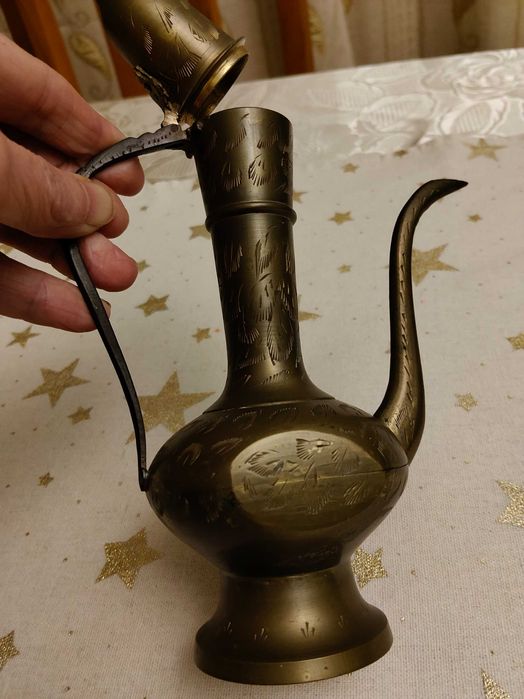 Dzbanek ozdobny z mosiądzu w styluVintage
Dzbanek z mosiądzu  Indie