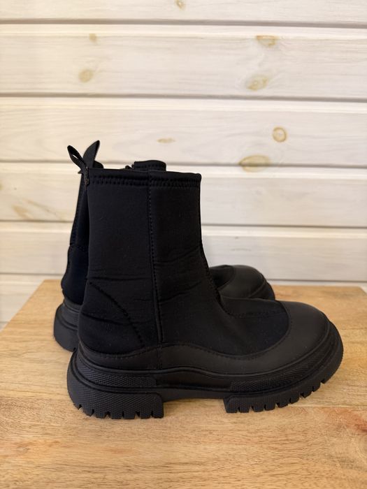 Ботинки сапожки zara DKNY для дівчинки