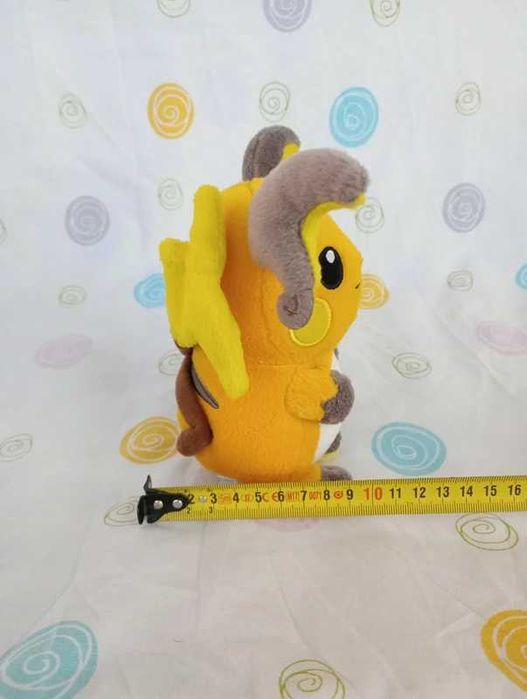 Pokémon peluche raichu da marca banpresto / bandai