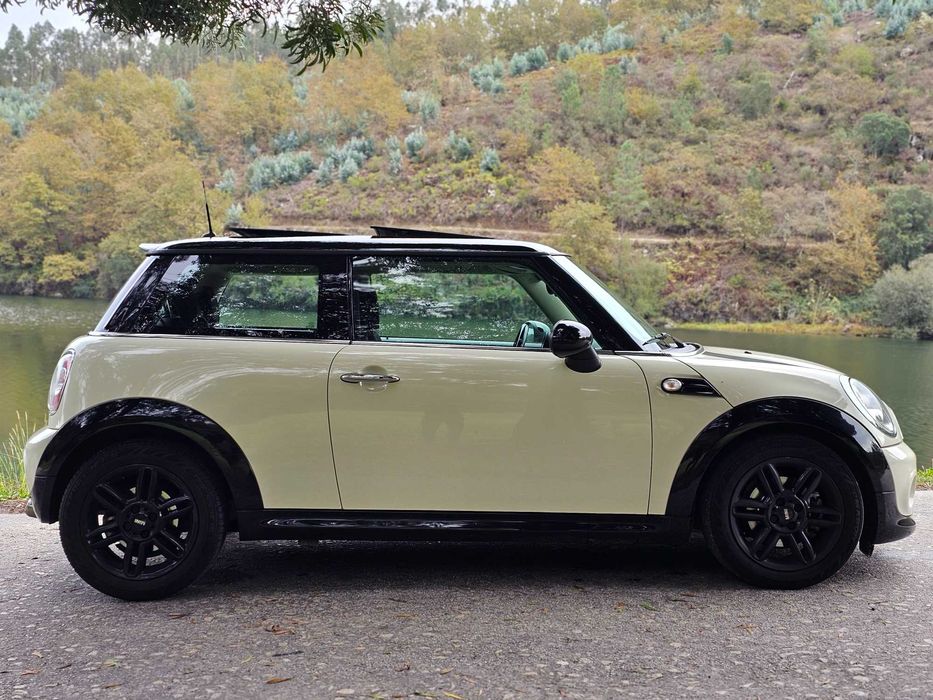 Mini Cooper D 1.6 - Full Extras64288278010626126