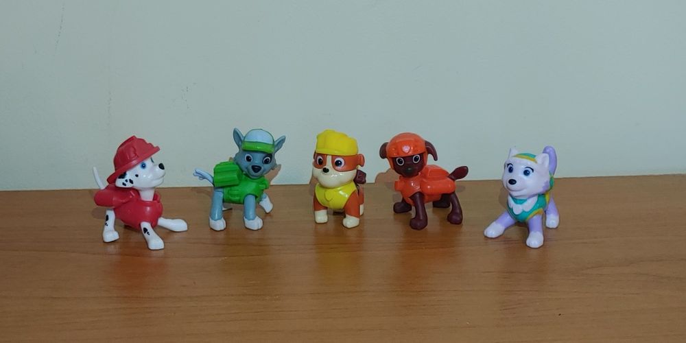 Figurki kinder Psi patrol z jajek niespodzianek Paw patrol