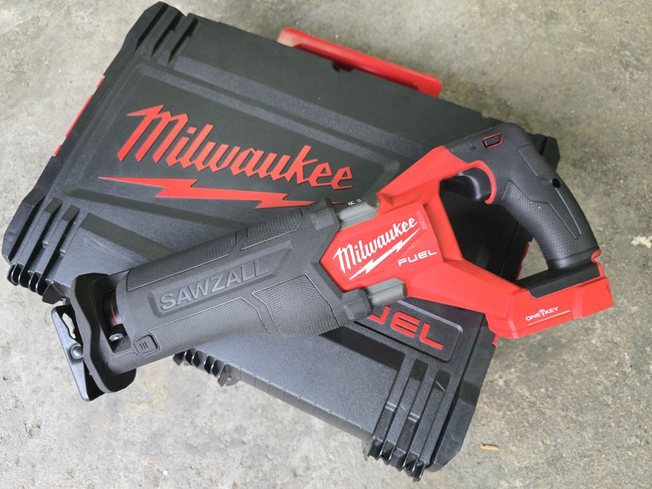 Serra Sabre SAWZALL MILWAUKEE como nova CUSTOU 390e