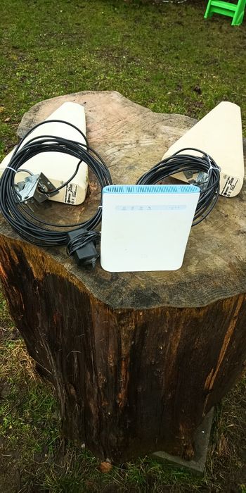 Router ZTE 286D na SIM + dwie anteny kierunkowe Singa Flex