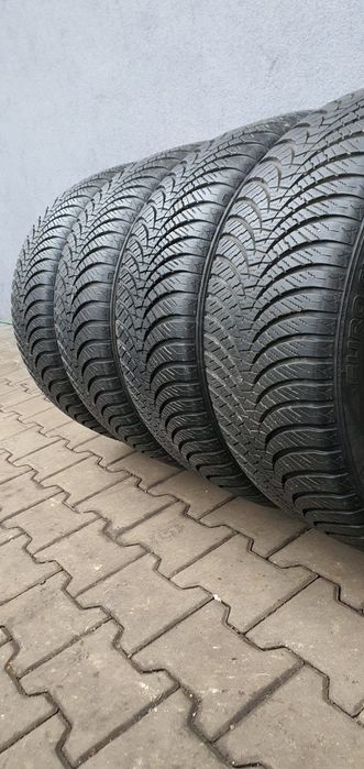 235/50/18 Falken komplet Wielosezonowe