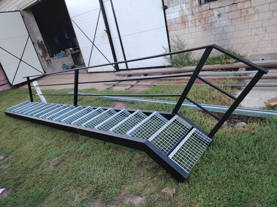 Schody metalowe stalowe kratka wema  solidne
