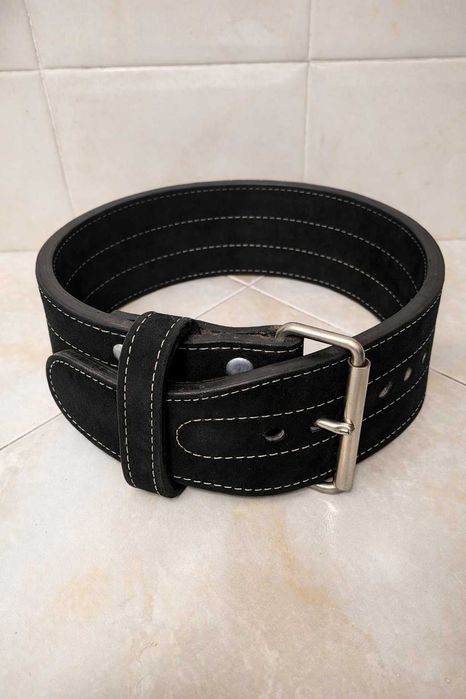 Cinto de powerlifting 10mm / 10cm em couro — muito rígido (M–L)