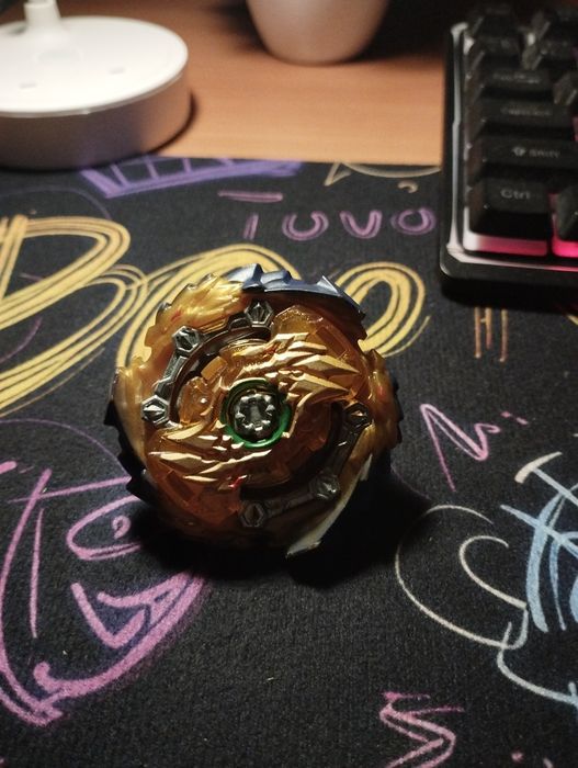 Beyblade 3 штуки