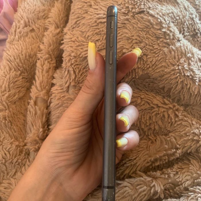 Iphone 11 , 64 Gb
