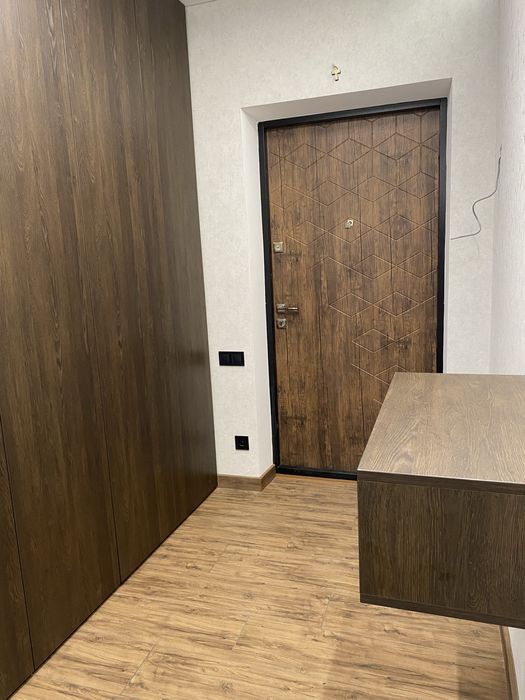 Продам 2 кімнатну квартиру в новобудові( Корбутівка )