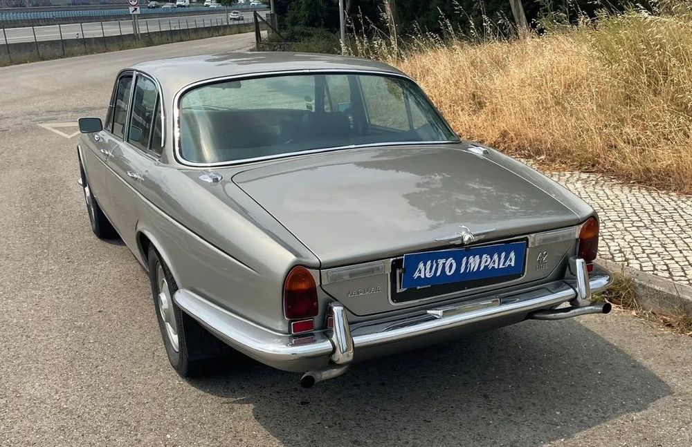 Jaguar XJ