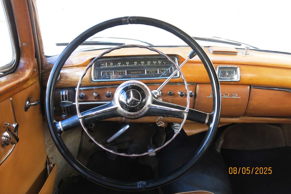 MERCEDES 220 S PONTON CLÁSSICO