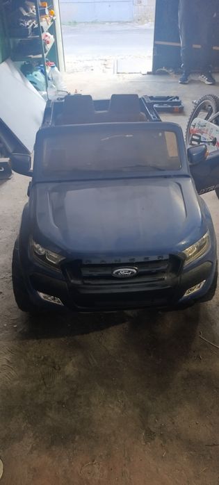 Дитячий електромобіль Ford Ranger на пульті