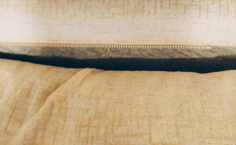 Sofá em tecido creme