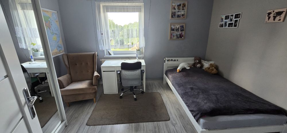 Nowa cena. Sprzedam mieszkanie 4 pokoje (pół domu, 76m2 + 7 arów własn