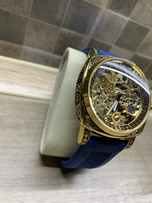 Часы механические новые