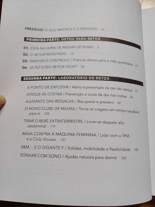 Livro "Retox Ioga - Alimentação - Atitude de Lauren Imparato"