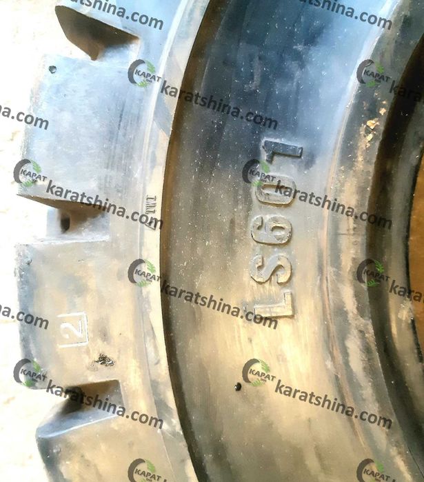 Шини суцільні 8.25-15 (240-381) Китай.