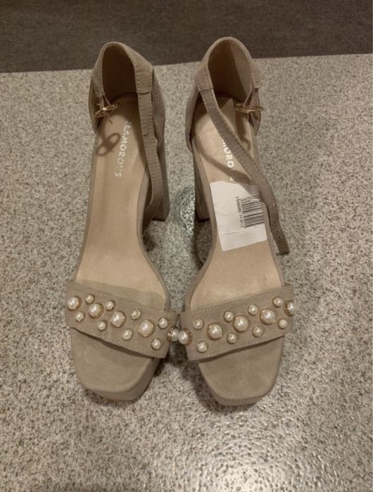 Нові босоніжки високий каблук