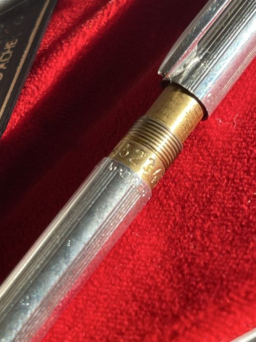 Caran d’Ache Madison em Prata – Swiss Made – Nº 452345